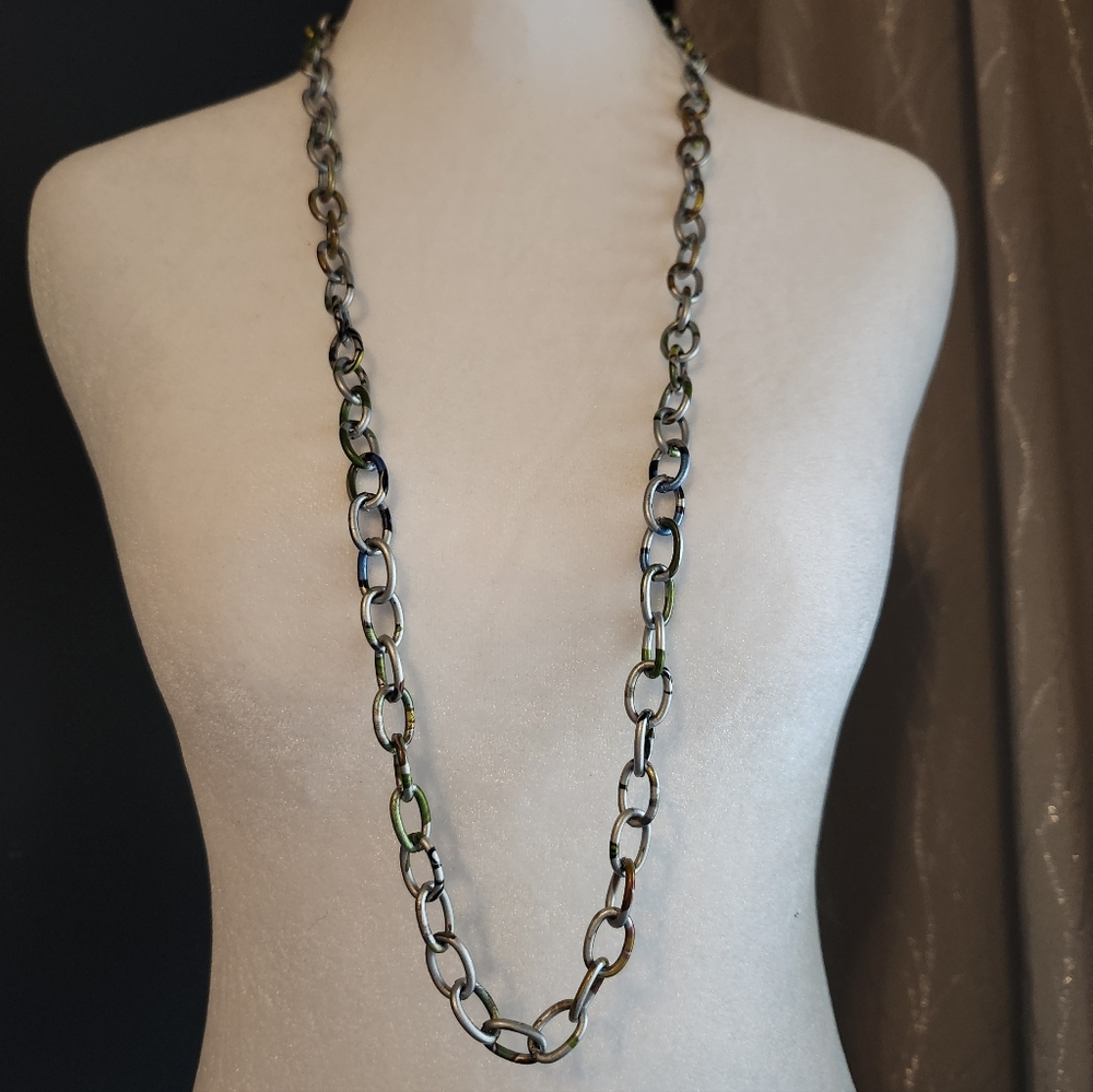 Multi-Color Weightless Alloy Chain Necklace - Picture 2 of 2